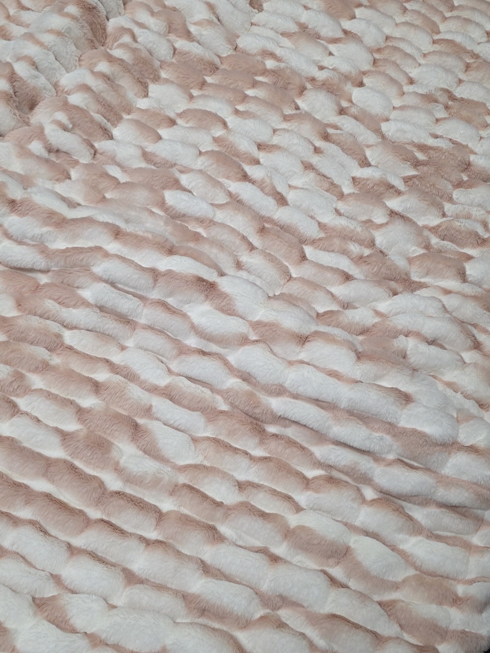 Luxury Faux Fur Throw Blanket - Blush & White